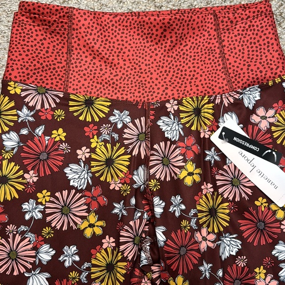 Nanette Lepore floral animal print 7/8th length compression leggings NWT - Picture 3 of 5